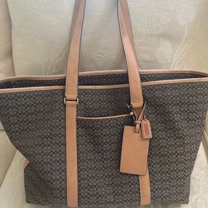 Large Coach Traveling handbag